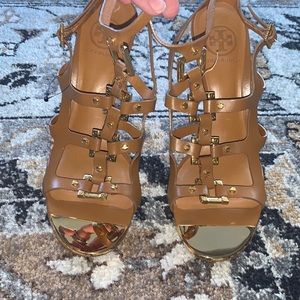 Tory Burch Tan Gold Strap Sandals 8.5